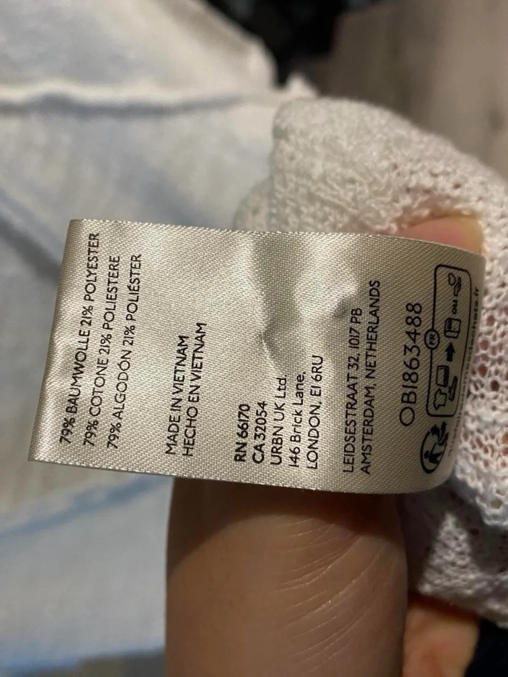 Free people White Textured V-Neck Women’s Top